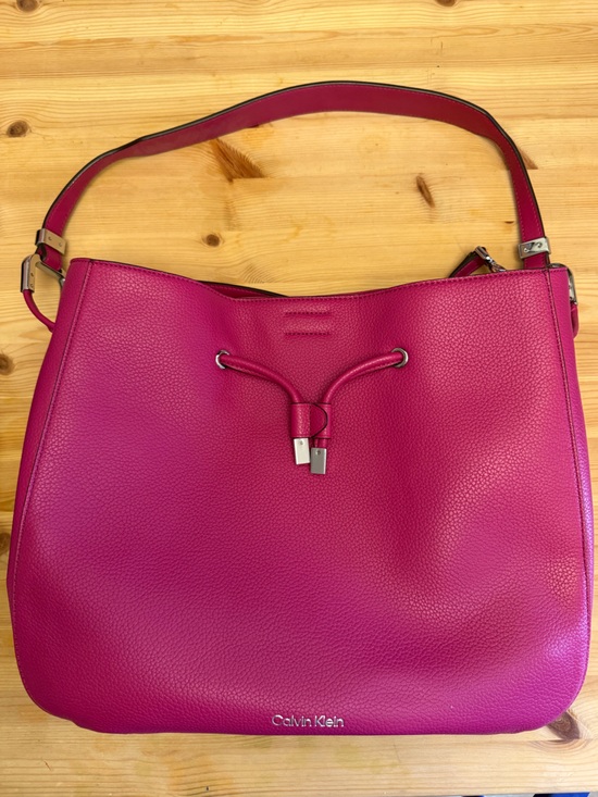 Calvin Klein Handbags - Calvin Klein like new pink faux leather bag pure